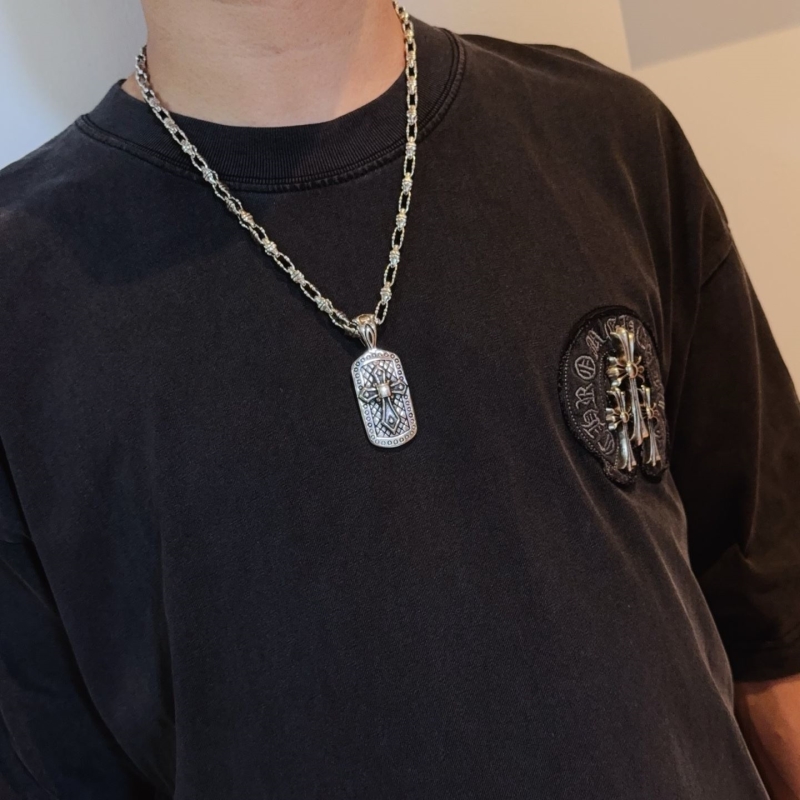 Ch*0me He**ts necklaces